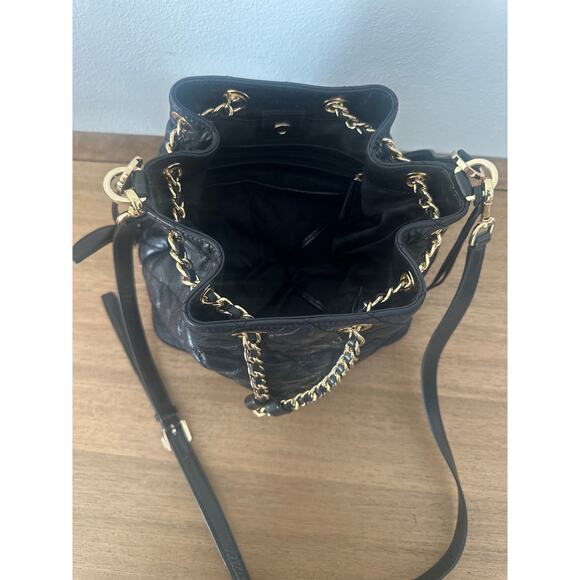 Michael Kors Embossed Chain-Link Bucket Bag Black gold Bucket purse NWOT - Picture 11 of 14